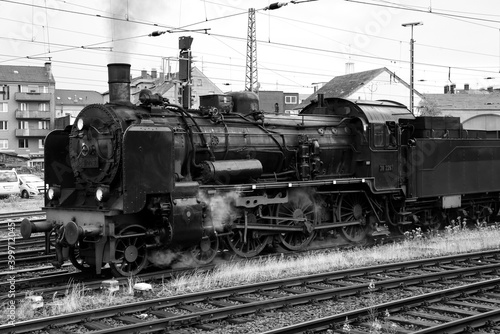 Dampflokomotive Lok schwarz-weiß Graustufen Hagen Hauptbahnhof Ausfahrt Tenderlok Attraktion Ruhrtalbahn Zug Sonderfahrt BR 38 Nostalgie Vintage Deutschland Dampfross Technologie Vergangenheit Gleis 

