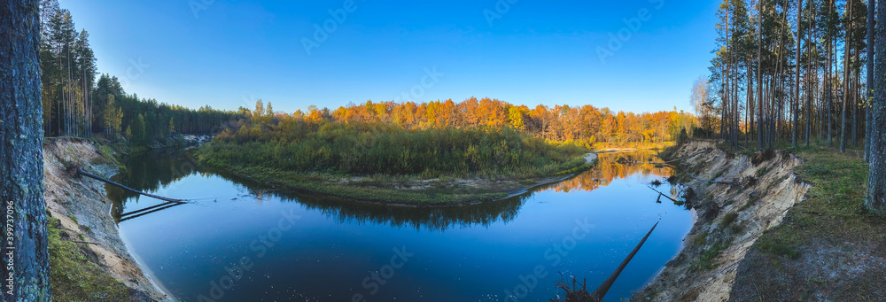 photo, background, panoramic view of the bend of the Kokshaga river in the reserved Mari forest, among coniferous and deciduous trees, Volga region, Russia