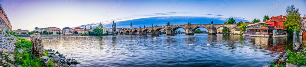 Charles bridge panorama in Prague, Czech Republic - obrazy, fototapety, plakaty 