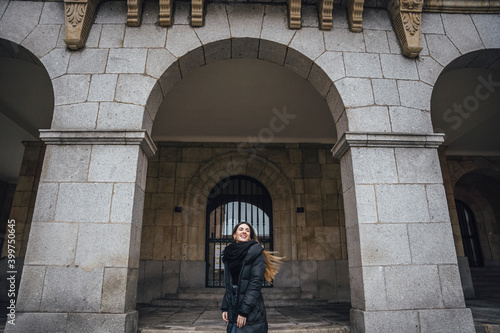fashion girl walking on street © Álvaro Rodríguez