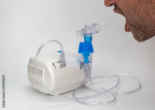 Fotografie Nebulizer, device for carrying out inhalation using ultra-small dispersed nebulization of a medicinal substance