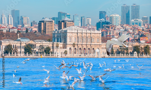 Canvas Print Dolmabahce Palace (Dolmabahce Sarayi) seen from the Bosphorus - Dolmabahce palac