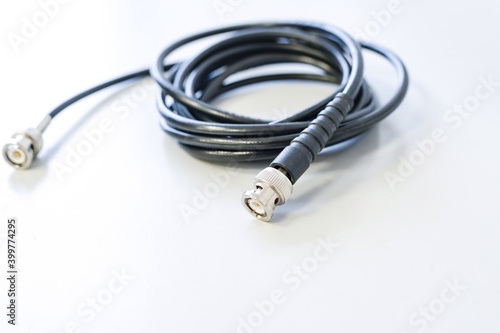 Bilde på lerret tv antenna coaxial wire for transmitting radio signal on an isolated background