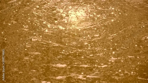 Pond water aeration with goldenrod lighting