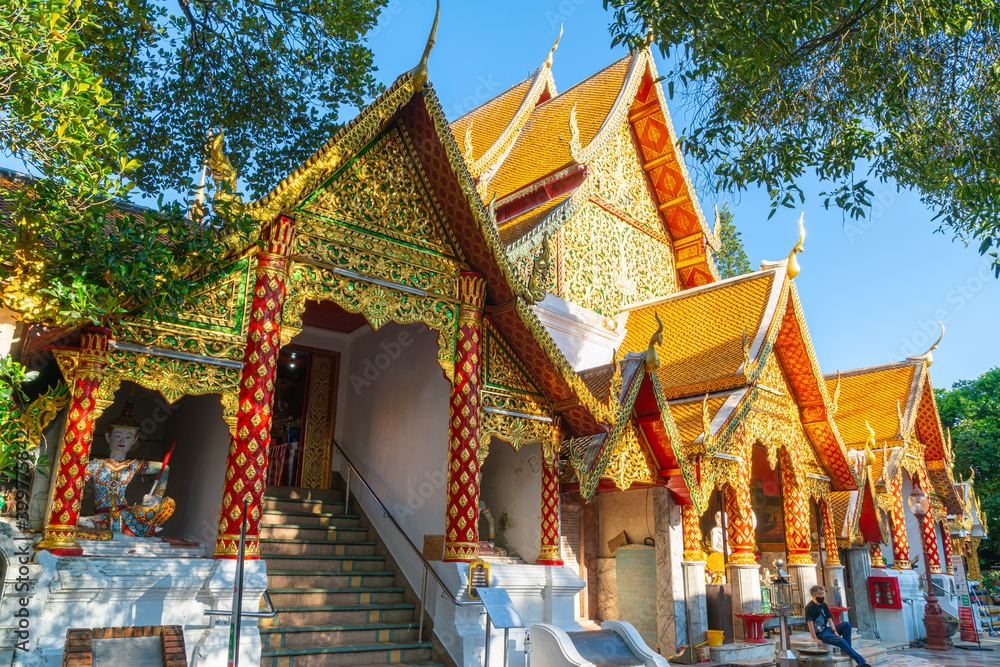 Naklejka premium Chiang Mai, THAILAND - DEC 8, 2020: Golden mount at the temple at Wat Phra That Doi Suthep.