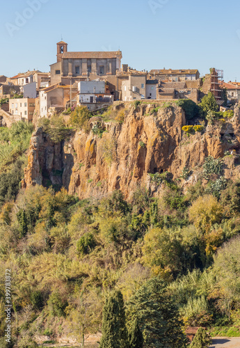 Castel Sant'Elia - located on a scary cliff and famous for its wonderful basilica, Castel Sant'Elia is among the most notable villages in central Italy. Here a glimpse of the houses over the cliff