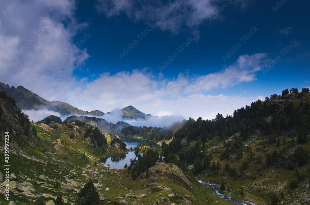 Fotografie Tranquil lake in the mountains