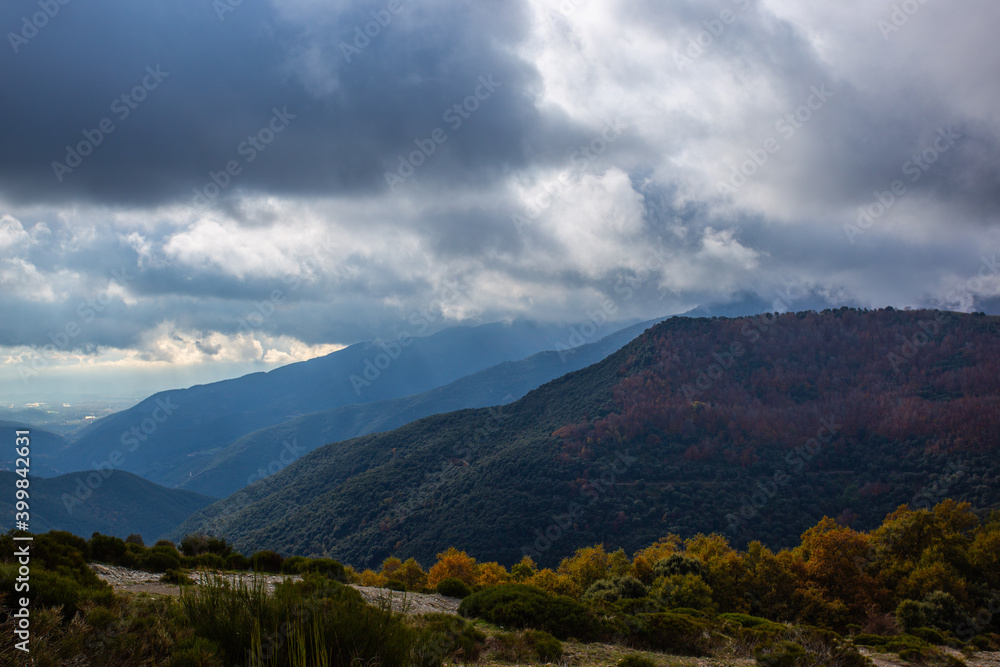 Fototapeta premium clouds in the mountains