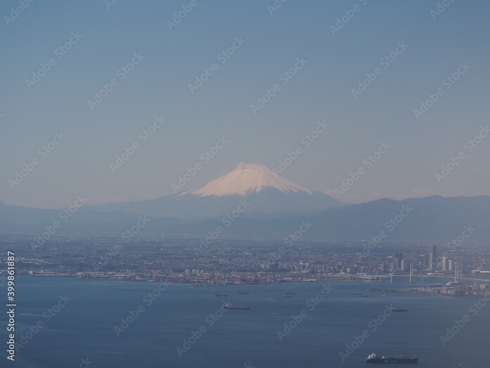 飛行機から眺める富士山