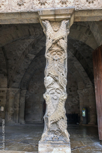 Sur le chemin de Compostelle, les divers paysages, villes et villages traversés.