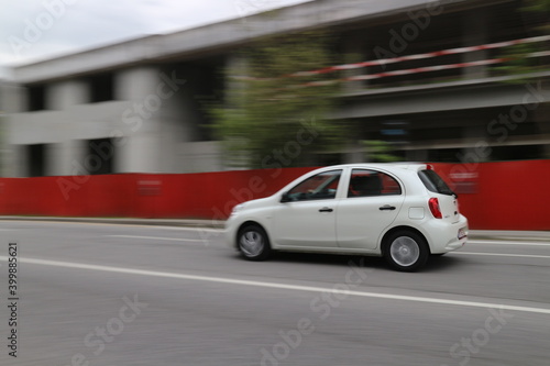 fast moving car © Fbio