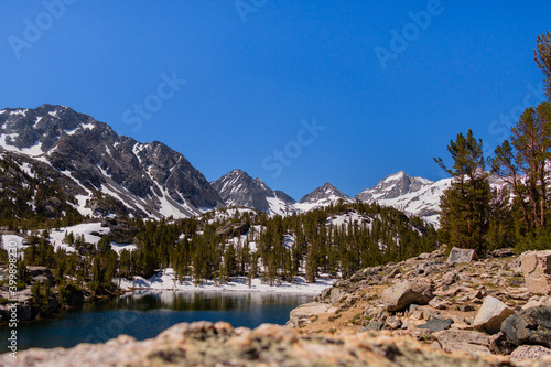 Mountains and a lake in the eastern Sierra Nevada 