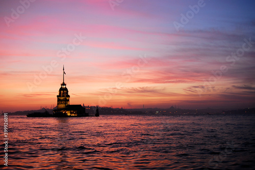 Istanbul Maiden Tower (kiz kulesi) at sunset - Istanbul, Turkey © osman