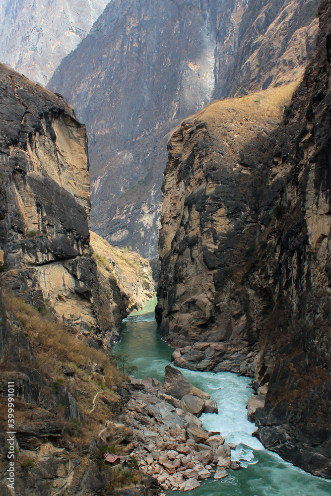 Yangtze river in one of the deepest ravines of the world, Tiger Leaping Gorge in Yunnan, Southern China