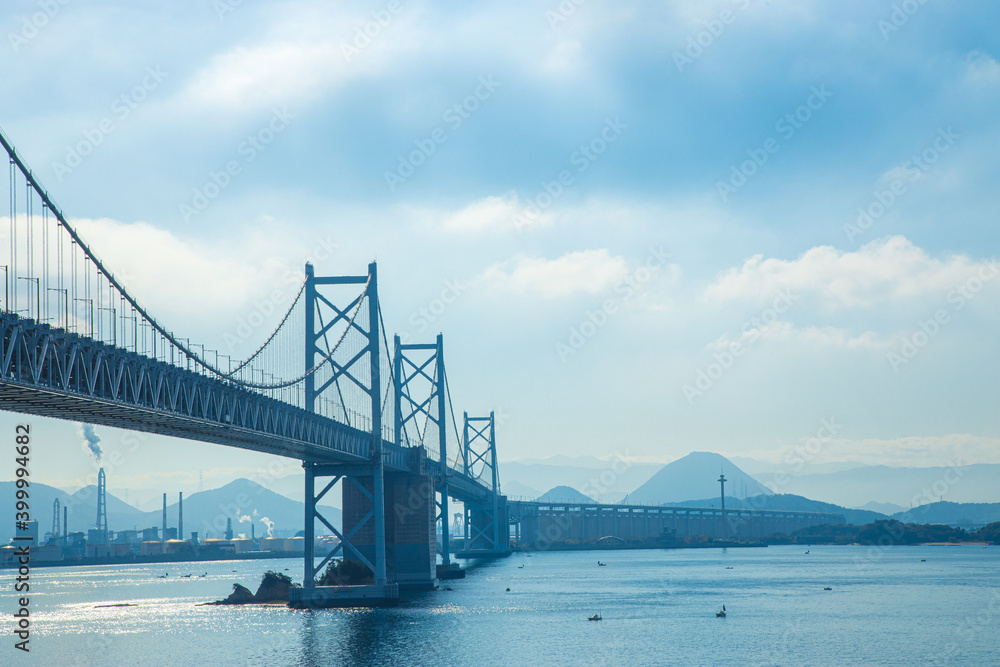 Naklejka premium 瀬戸大橋と瀬戸内海の風景