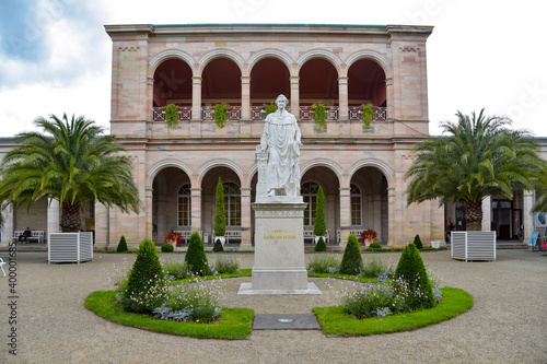Kurgarten mit Denkmal König Ludwig I. in Bad Kissingen