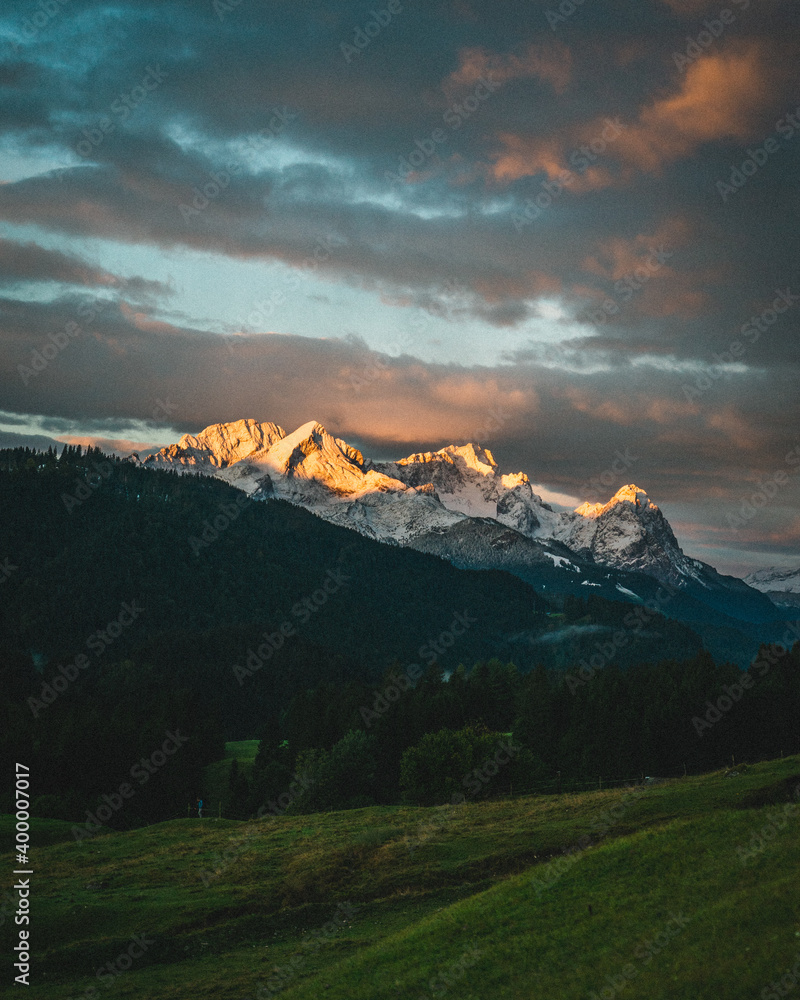 Fototapeta premium Zugspitze am Morgen