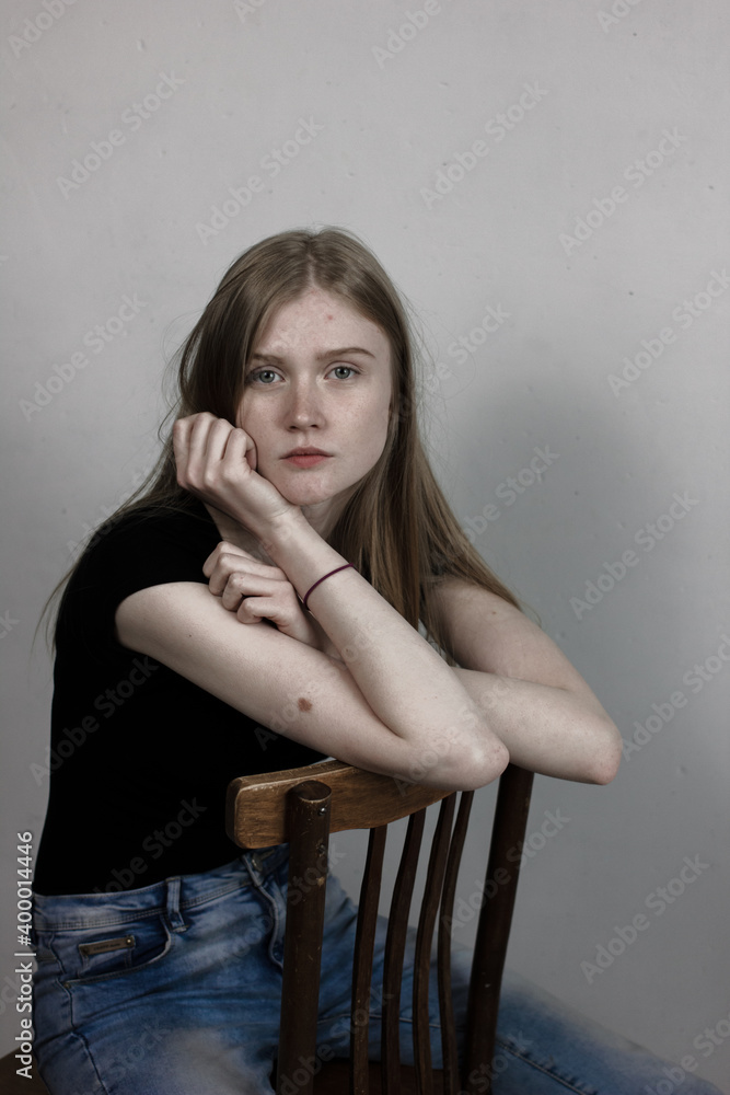Naklejka premium Model test with young beautiful female model with blonde hair