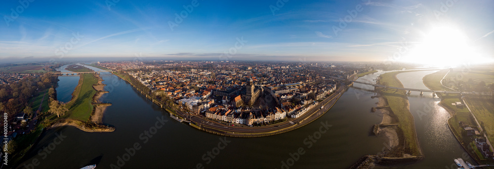 Φωτογραφία Aerial cityscape panorama of the Dutch medieval city of Deventer in The Netherla