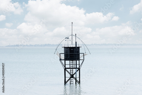 cabane de pêche à marée haute photo