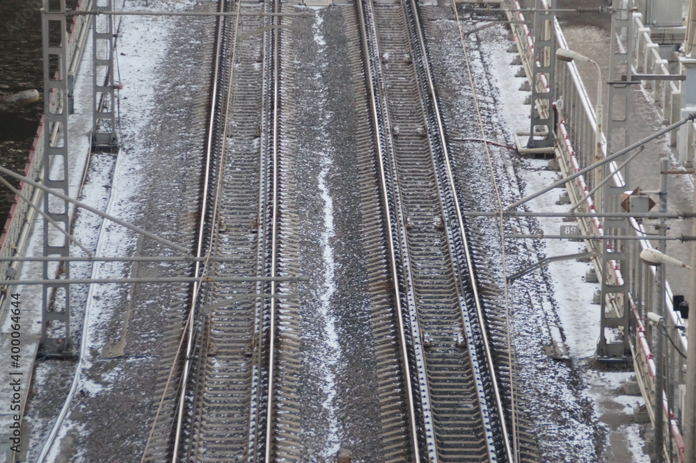 Obraz premium snow-covered railway tracks