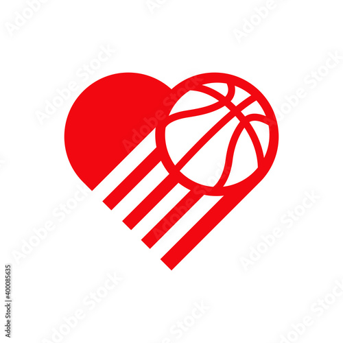 I love basketball. Logotipo corazón con balón de baloncesto con lineas de movimiento en color rojo
