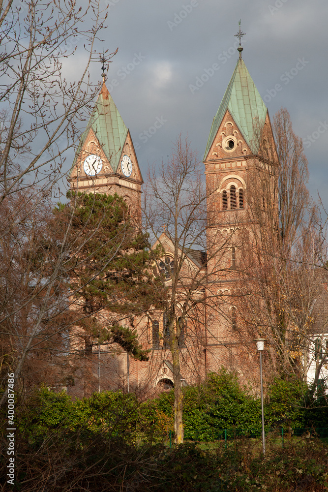 Hitdorfer Kirche im Sonnenuntergang Hitdorfer Kirche im Sonnenuntergang