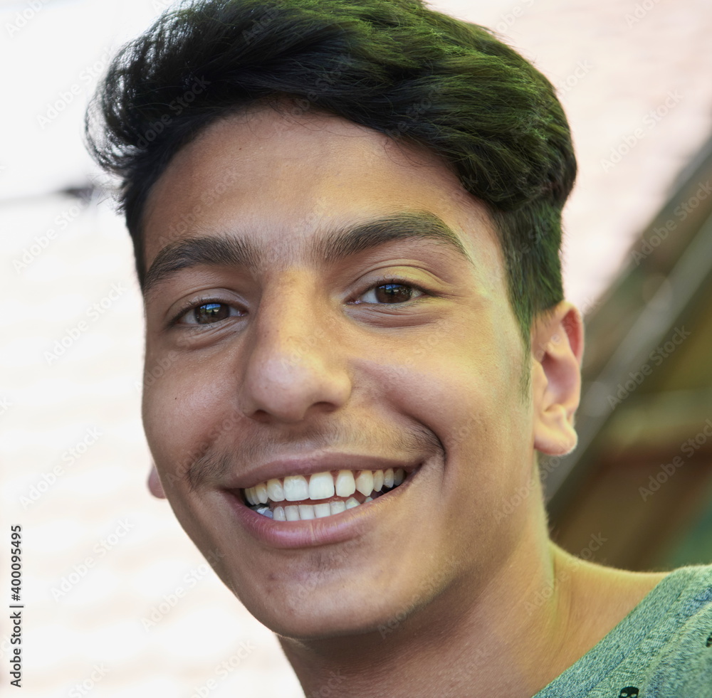 Obraz premium middle eastern trendy student portrait