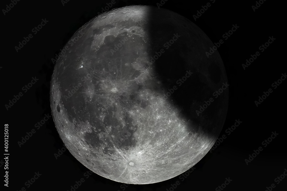 The shadow from the Earth obscures the moon. Moon eclipse. The shadow from the Earth obscures the moon. Moon eclipse.