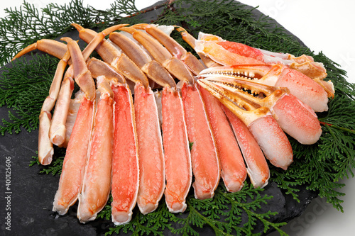 プレート上のズワイガニの足