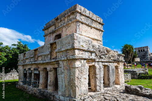 Ruins of an ancient Mayan port: Tulumn © Feng