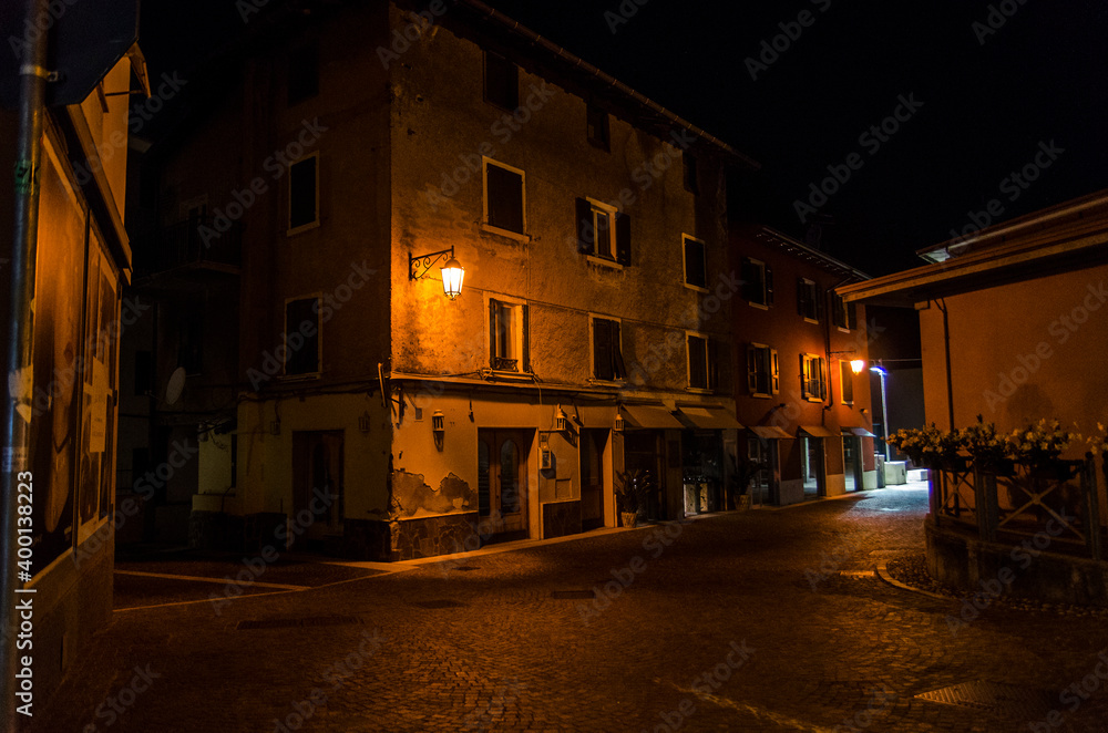 Torbole - Włochy nocą 