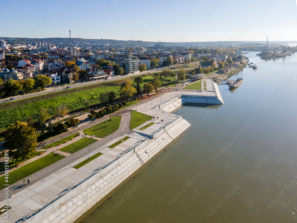 Obraz premium Danube River and City of Ruse, Bulgaria