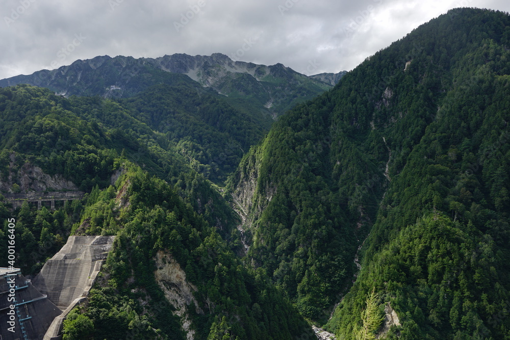 Kurobe Dam and lakeside mountains in Tateyama Kurobe Alpine Route, Toyama, Japan - 黒部ダム 富山県 中新川郡 立山町 日本	