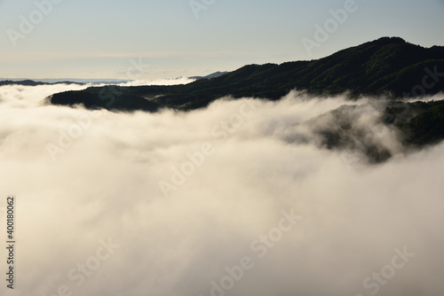 Sea of clouds in early morning © Tonic Ray Sonic