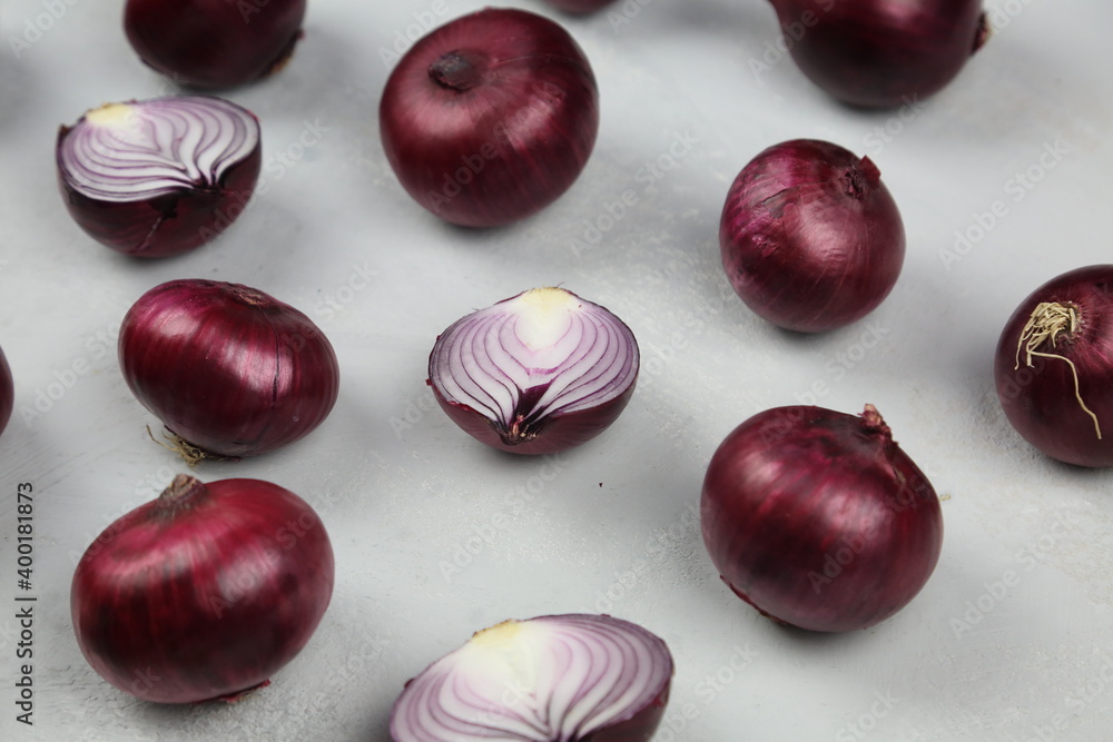 Obraz premium sweet red onions on background