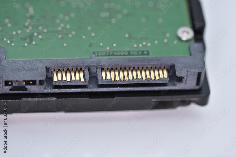 Electronic circuit and SATA hard disk contact Electronic circuit and SATA hard disk contact