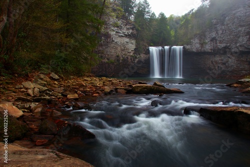 Fototapeta Naklejka Na Ścianę i Meble -  Cane creek falls at Fall creek falls state park Tennessee during early spring