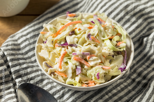Foto Homemade Creamy Cabbage Coleslaw
