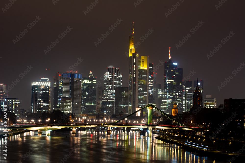 
Frankfurt skyline bei nacht