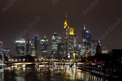  Frankfurt skyline bei nacht © Tobias