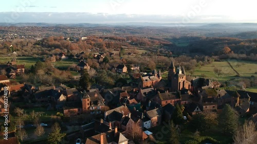 Collonges la rouge (Corrèze, Limousin, Nouvelle aquitaine, France) - Vue aérienne hivernale du village en fin de journée