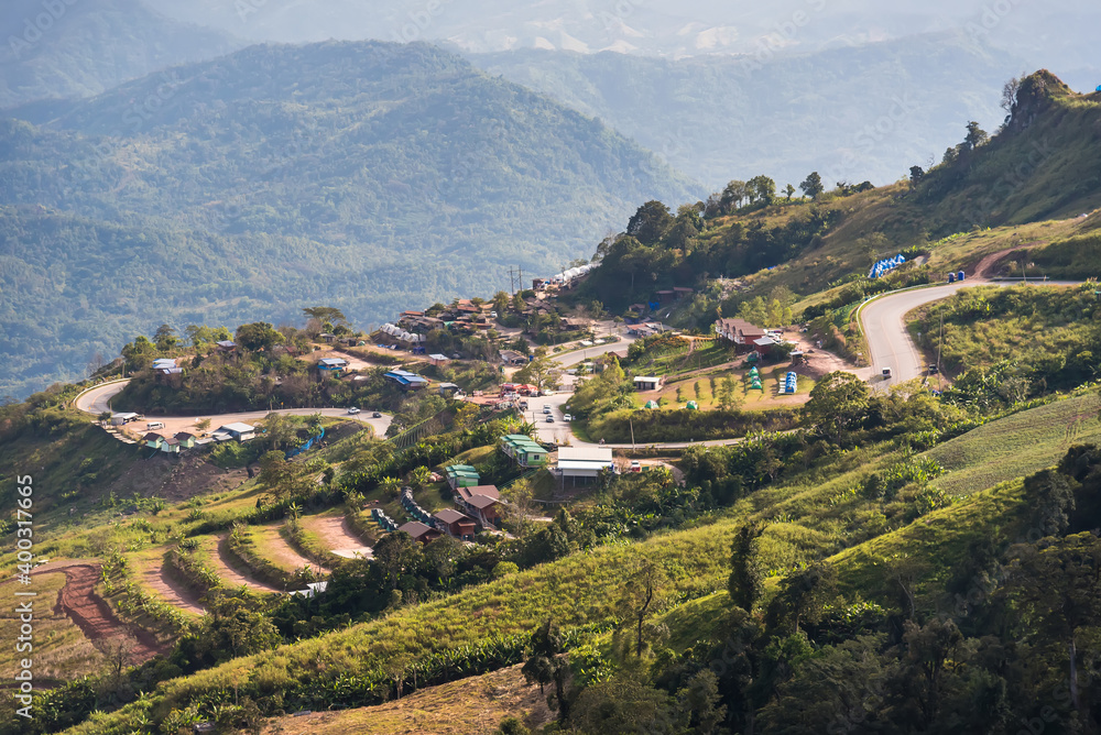 Obraz premium Phetchabun, Thailand - November, 29, 2020 : Road up the mountain Phu Tub Berk, Phetchabun, Thailand