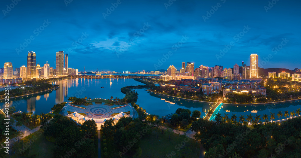 Naklejka premium Night view of Bailuzhou Park, Xiamen, China