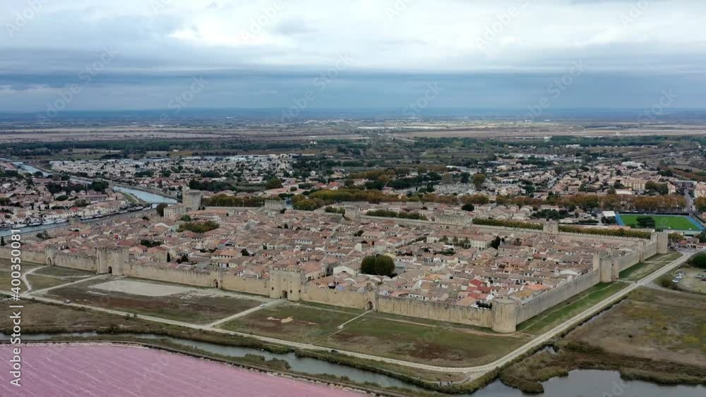 Survol du Grau-du-Roi et de la pointe de l'Espiguette dans le Gard Survol du Grau-du-Roi et de la pointe de l'Espiguette dans le Gard