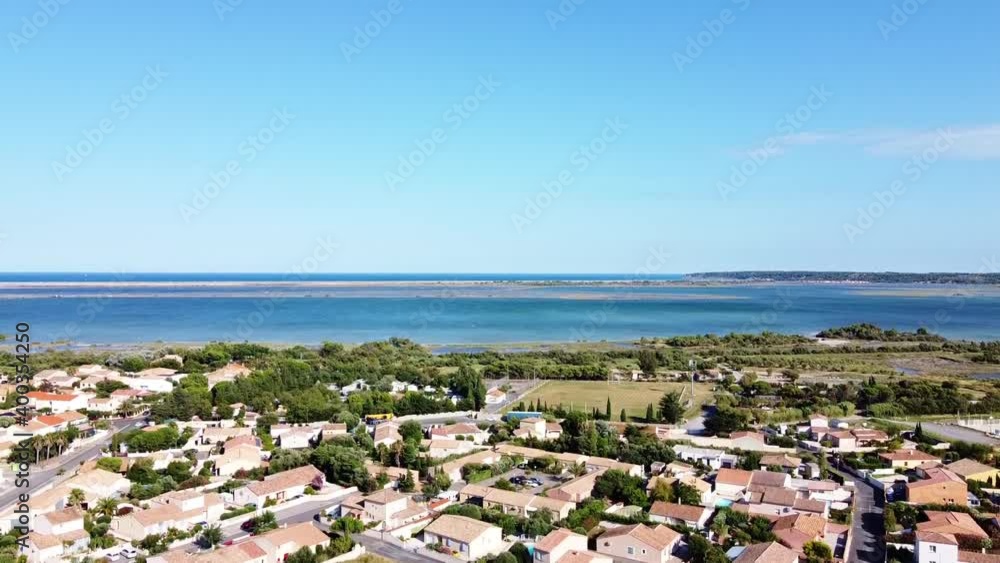 survol d'un village du sud de la France survol d'un village du sud de la France