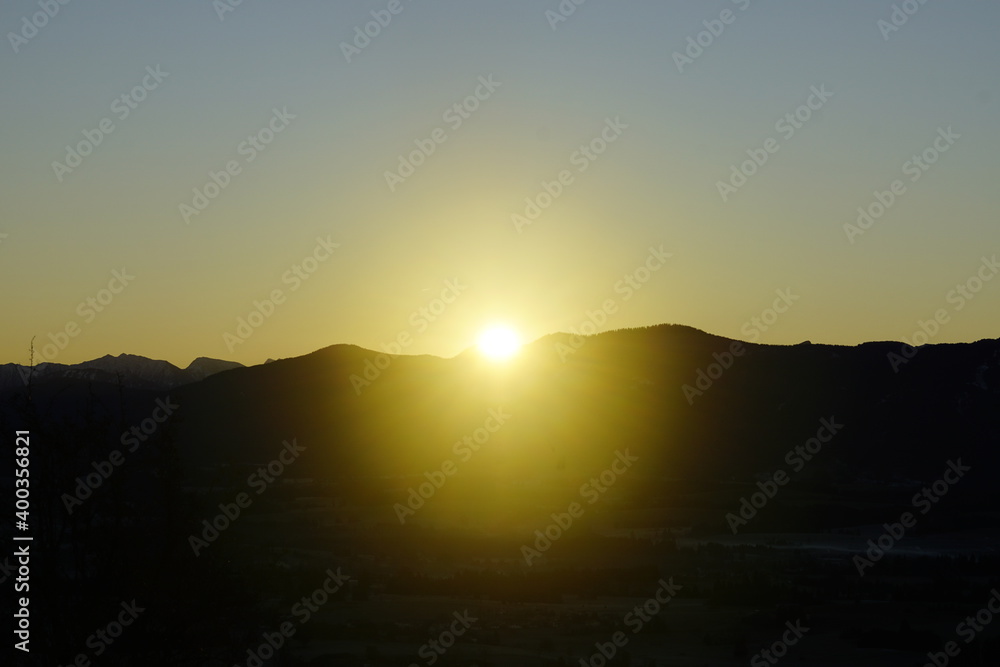 Sonnenaufgang an der Allgäuer Alpenketten im Winter