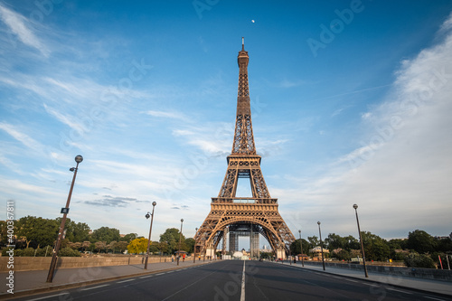 La Tour Eiffel pendant le confinement, Paris. © francoisartss