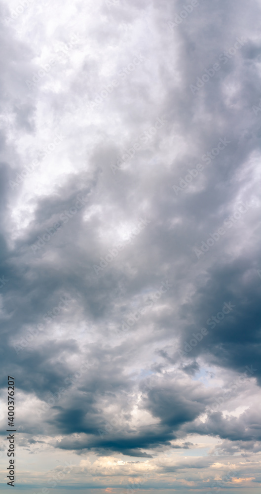 Obraz premium Fantastic soft clouds against blue sky, natural composition