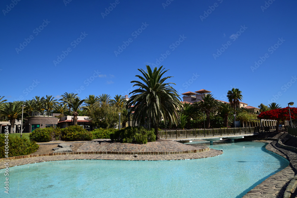 Fototapeta premium Park mit See in Maspalomas 